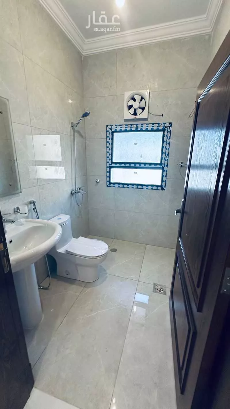 6 bedroom villa in Al Aziziyah 16
