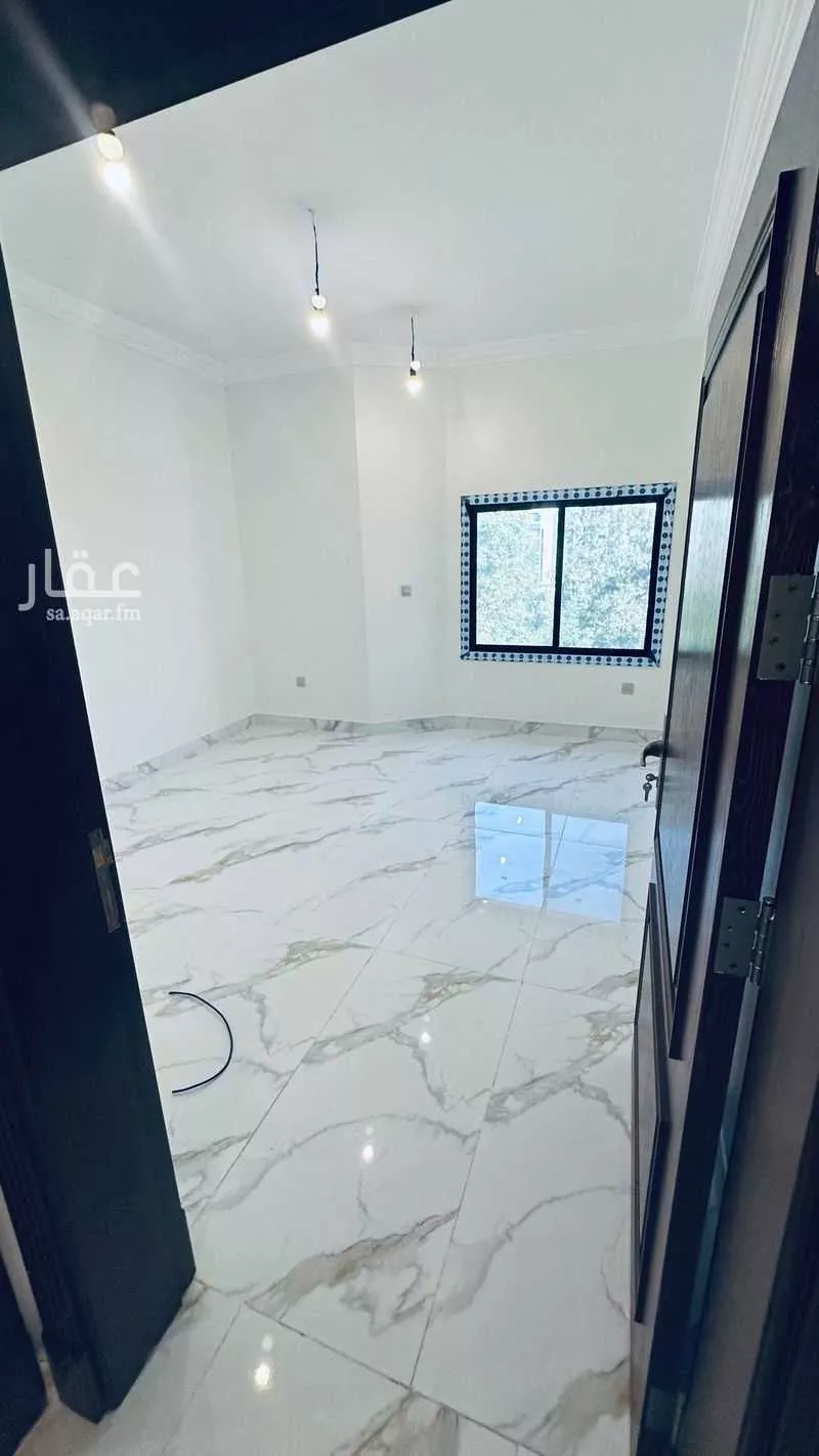 6 bedroom villa in Al Aziziyah 19