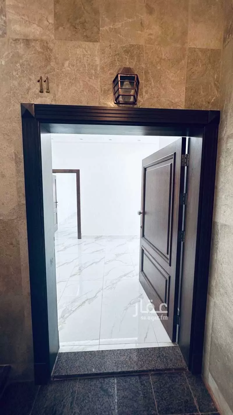 6 bedroom villa in Al Aziziyah 3
