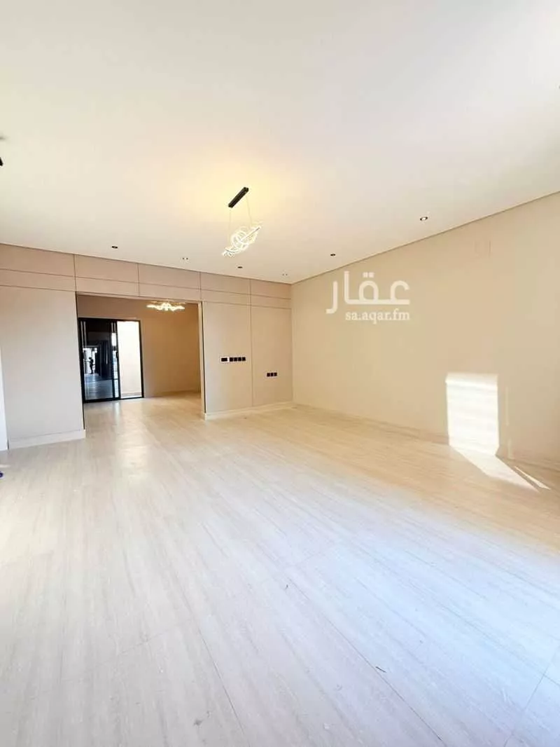 8 bedroom villa in Al Amwaj 3