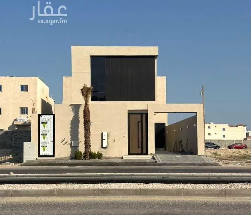 8 bedroom villa in Al Amwaj 8