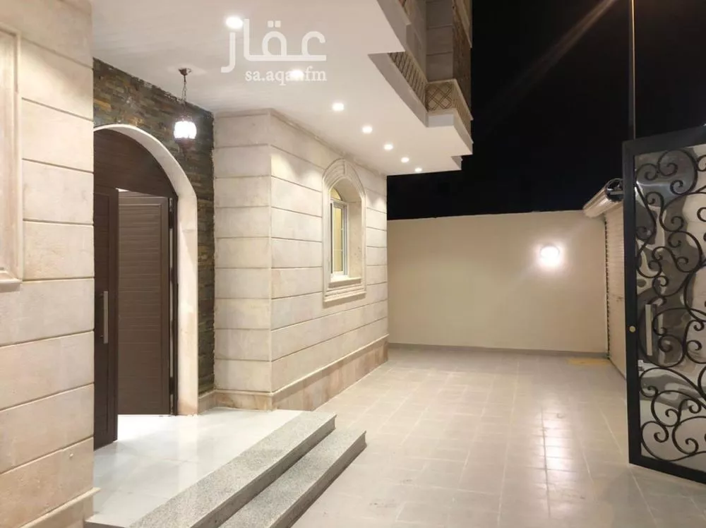 7 bedroom villa in Al Yaqout 2