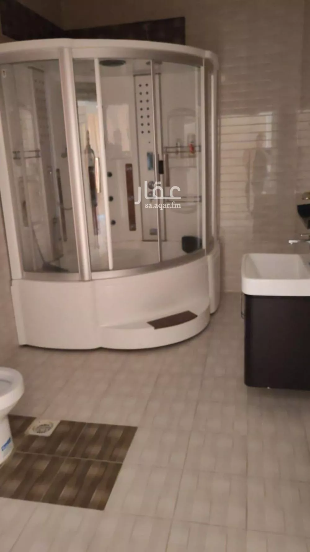 5 bedroom villa in Al Yaqout 11