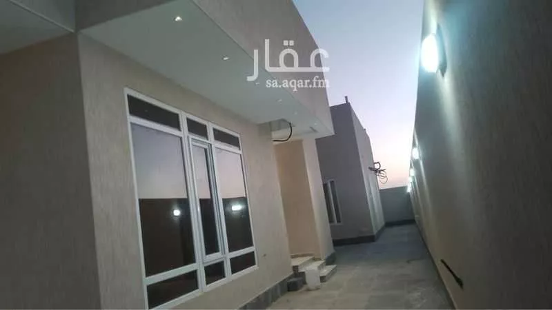8 bedroom villa in Az Zomorod 2