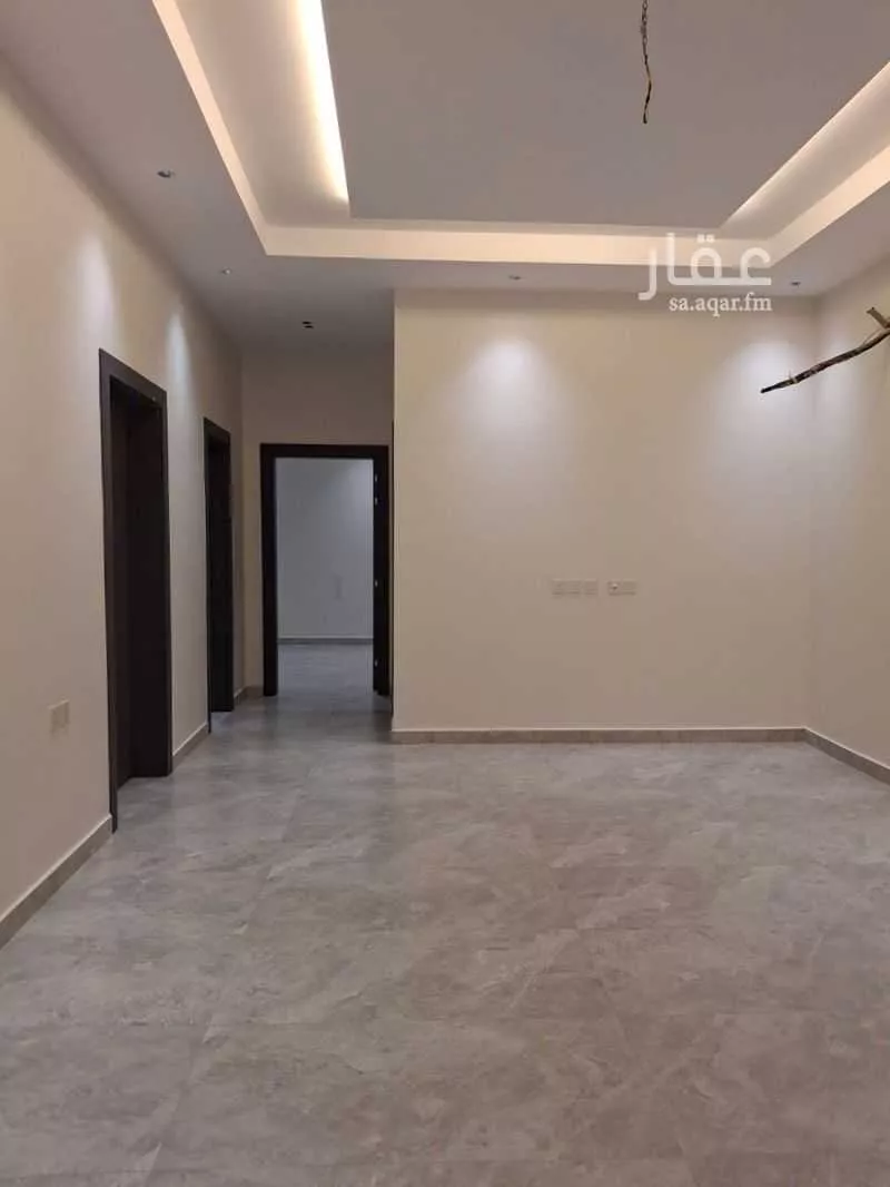 8 bedroom villa in Az Zomorod 12