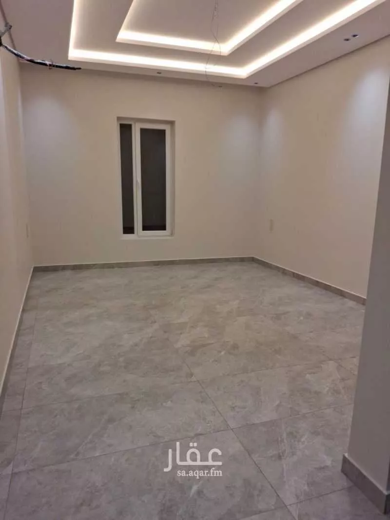 8 bedroom villa in Az Zomorod 13