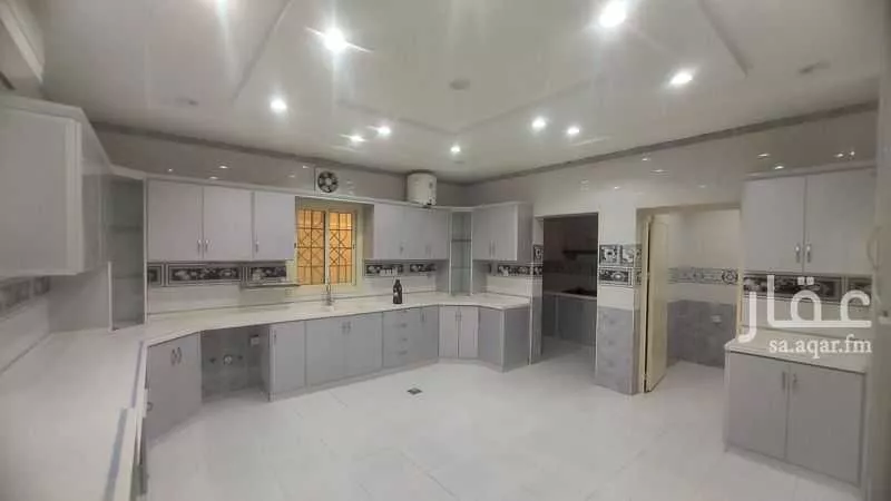 6 bedroom villa in As Salhiyah 9