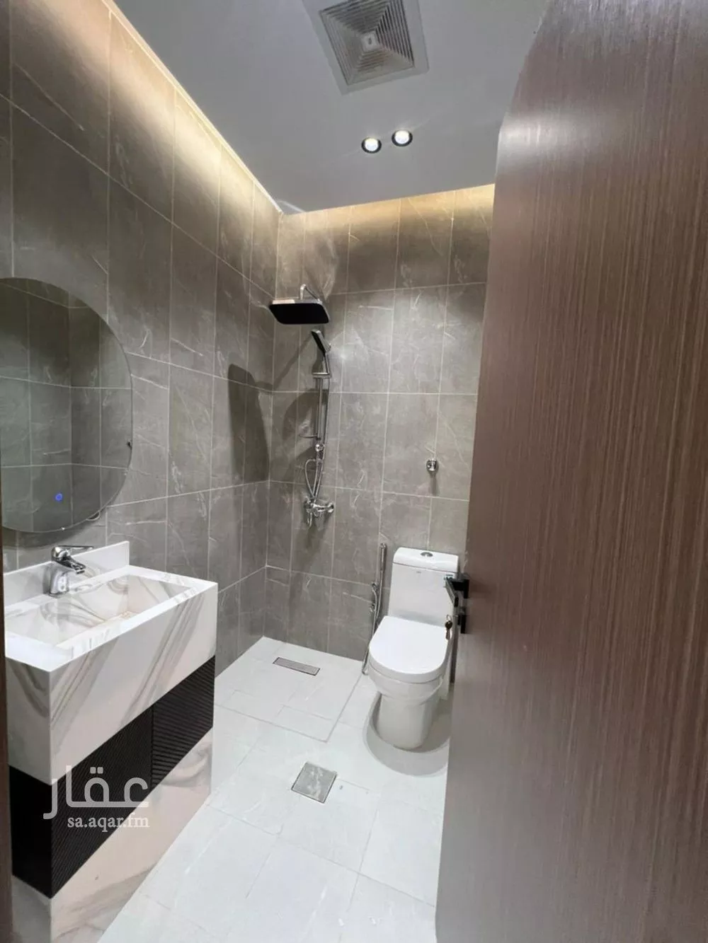 4 bedroom apartment in Al Rawdah 10