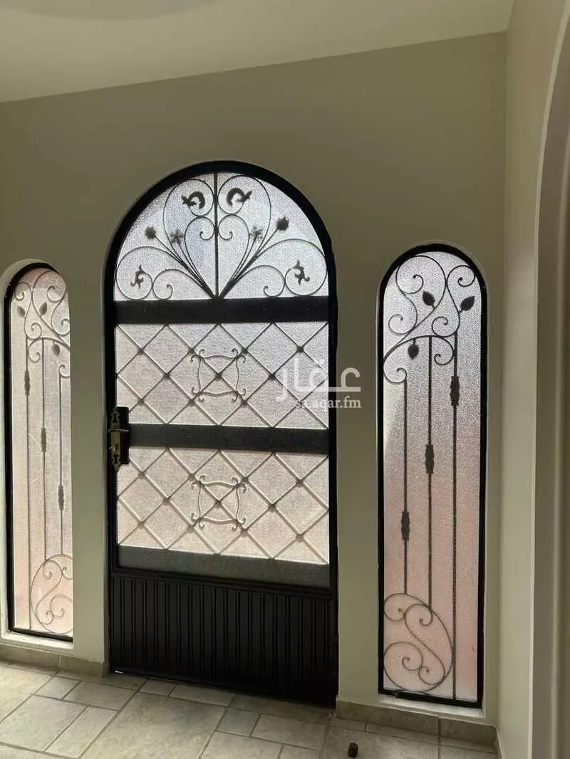 5 bedroom villa in Al Khalidiyyah 7
