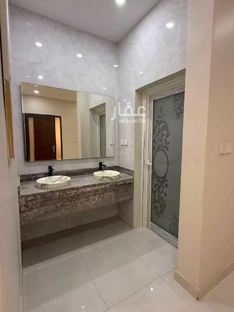4 bedroom villa in Al Buhairah 5