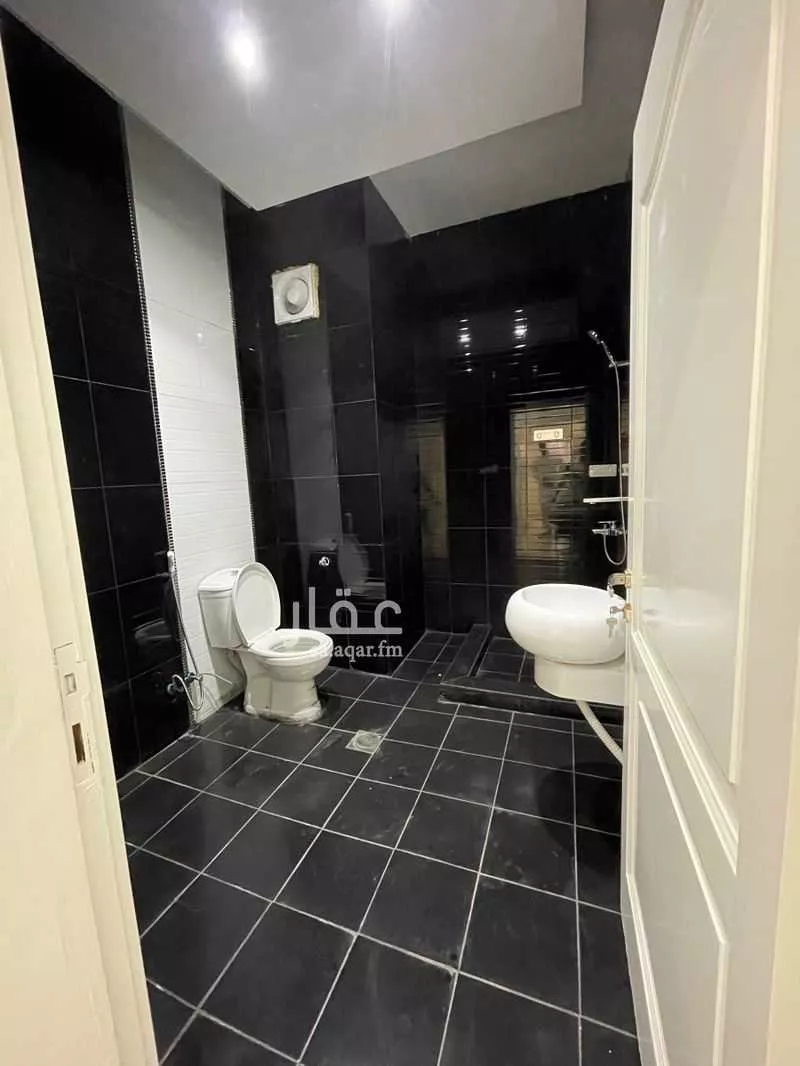 4 bedroom villa in Abhur North, Jeddah 10