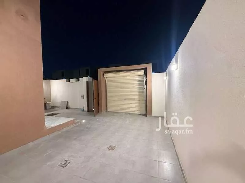5 bedroom villa in Al Falah 9