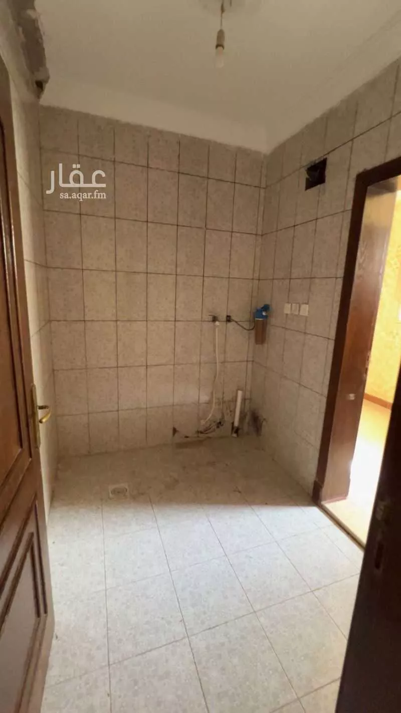 فيلا 7 غرف في طيبة 16