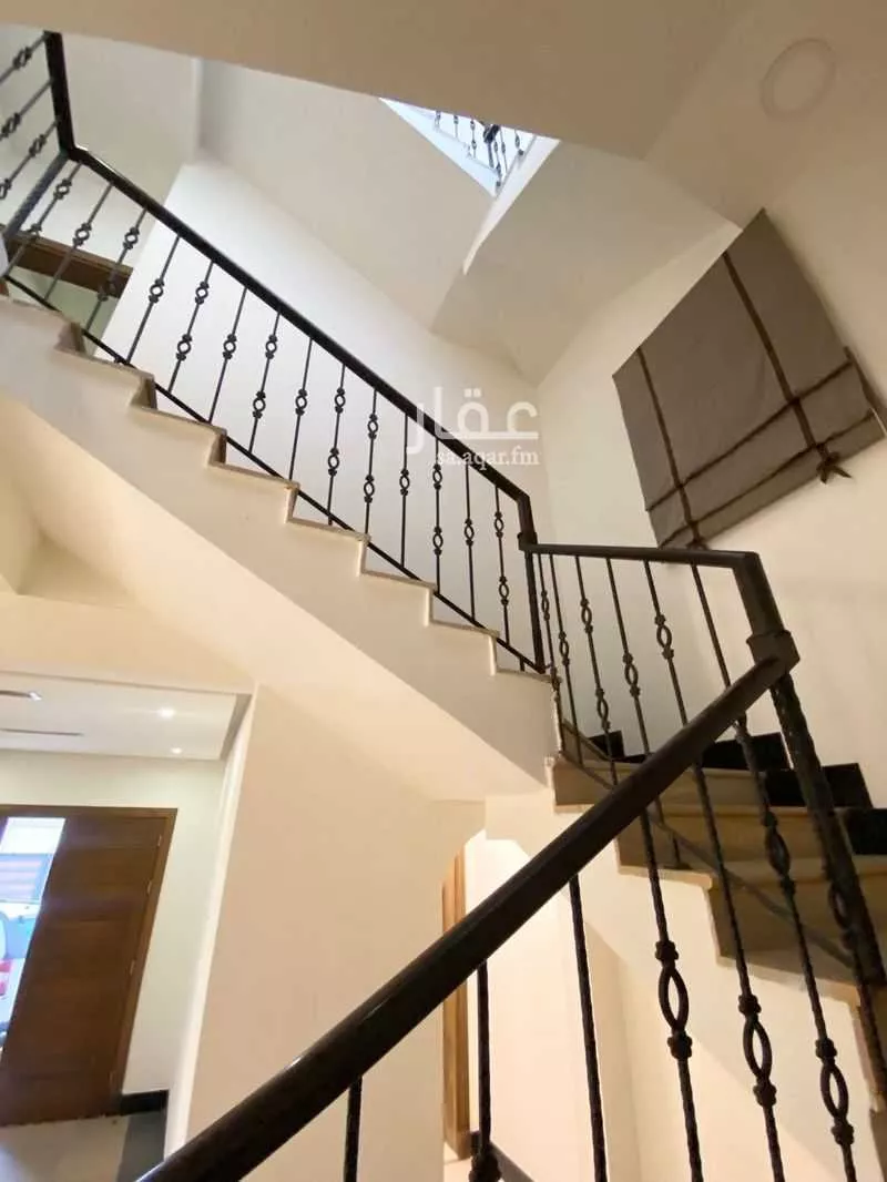 4 bedroom villa in Al Rawdah 9