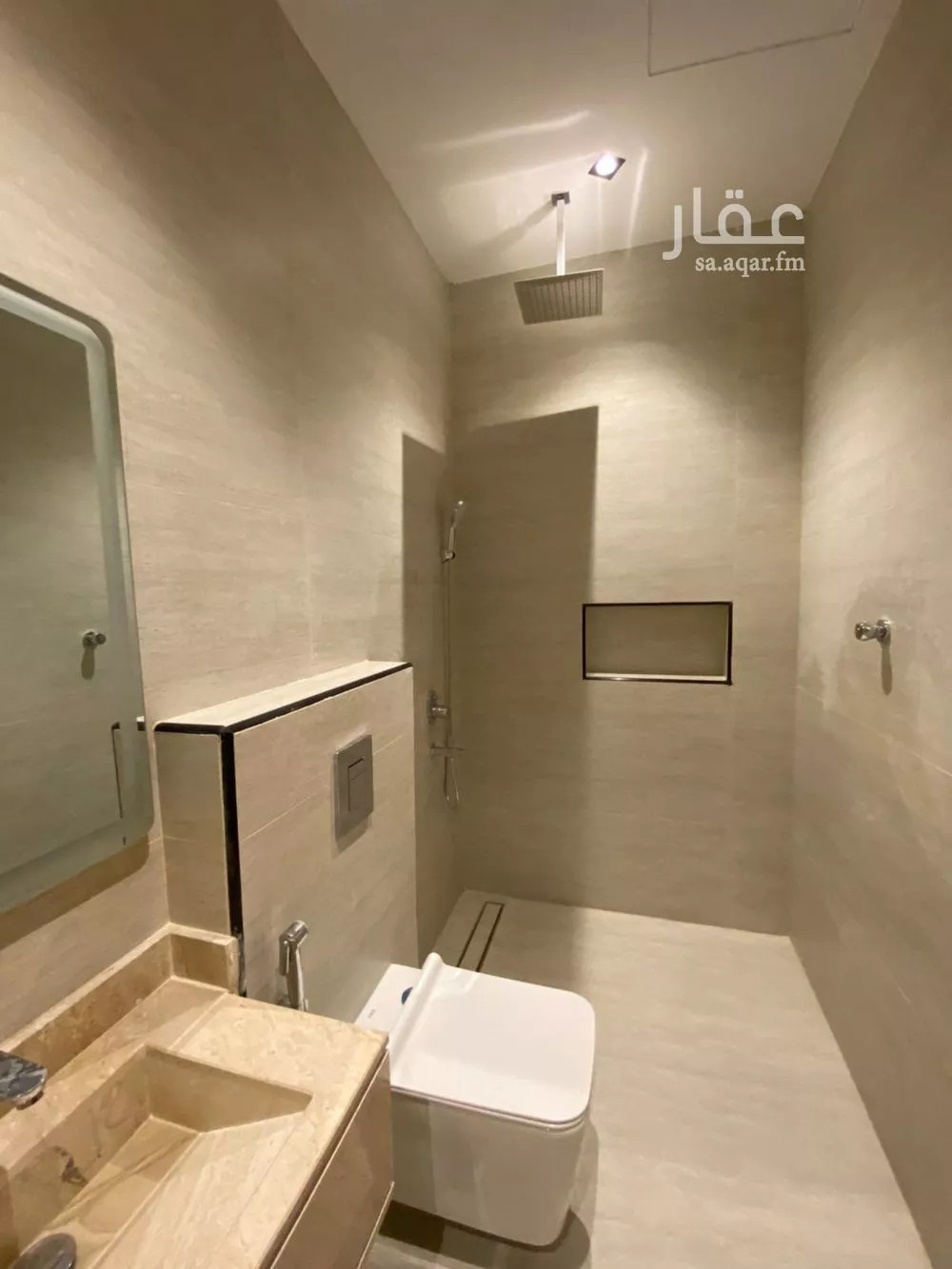 6 bedroom apartment in Al Salamah 16