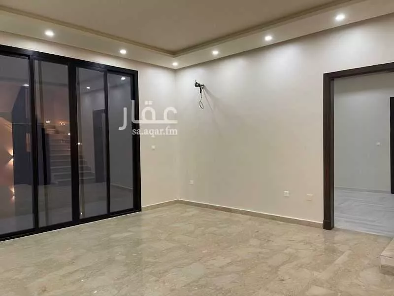 6 bedroom villa in Al Yaqout 9