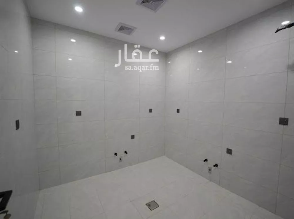 شقة 4 غرف في الزهراء 10