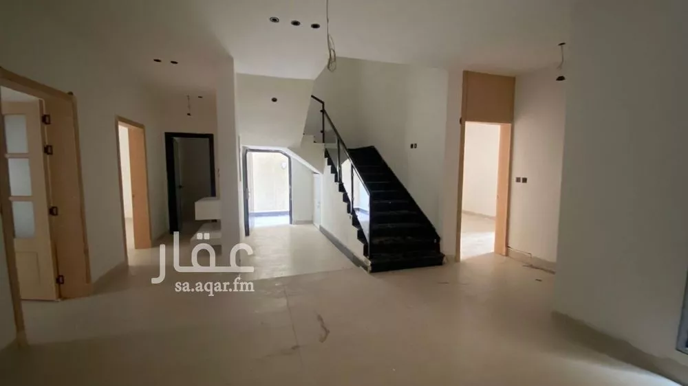 فيلا 6 غرف في الشراع 9
