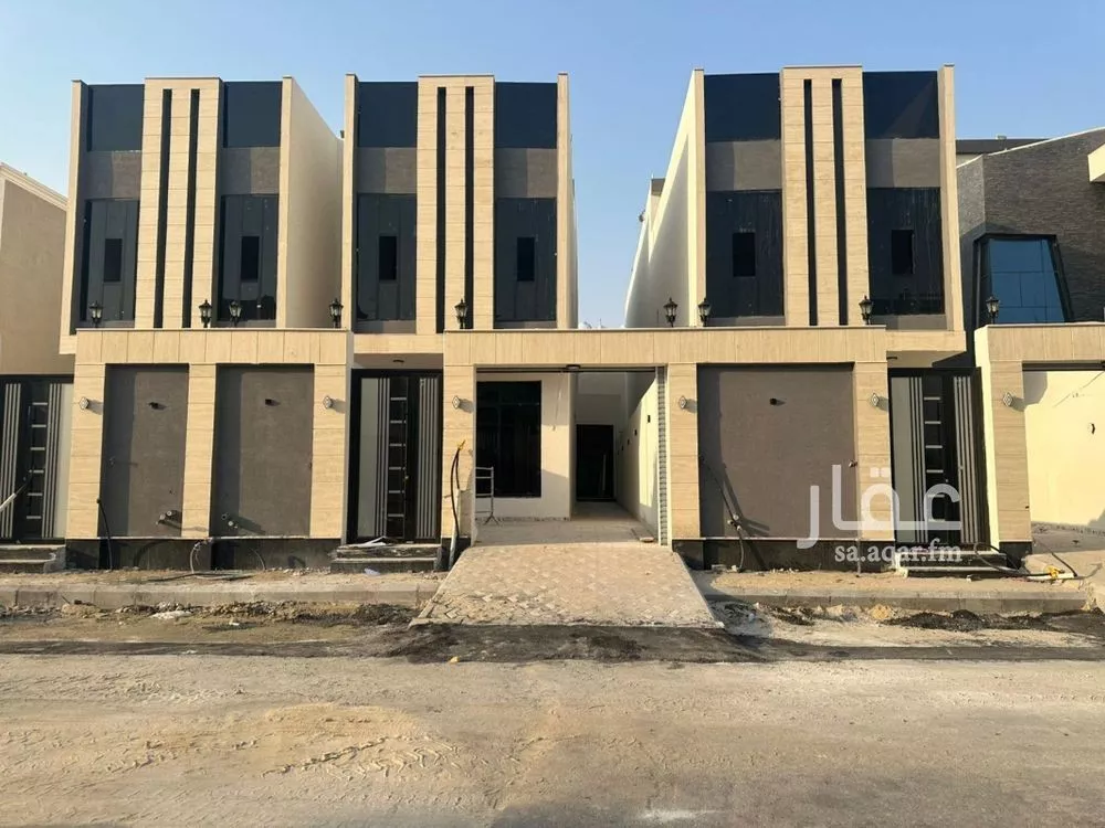 7 bedroom villa in Al Amwaj 2