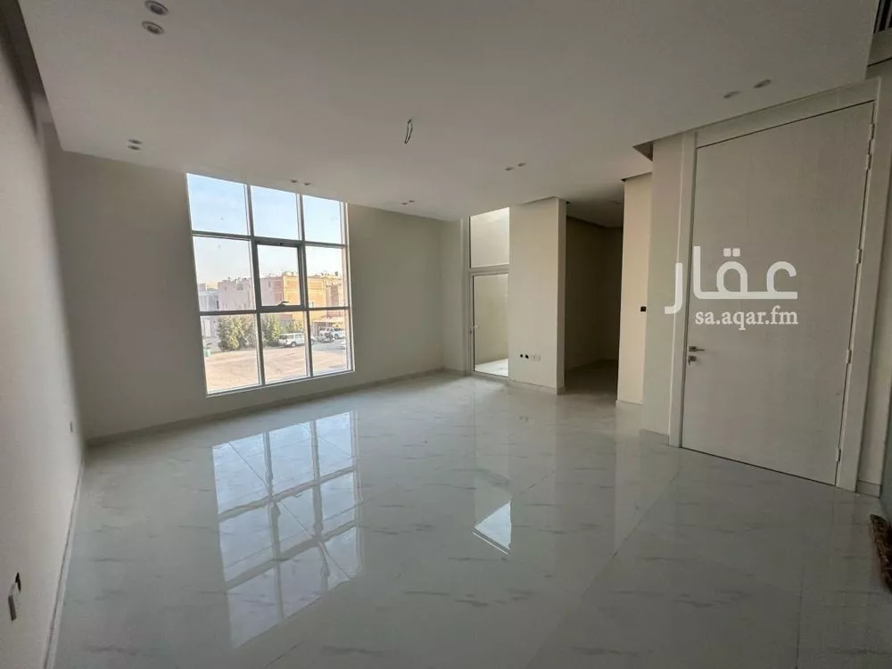 7 bedroom villa in Al Amwaj 3