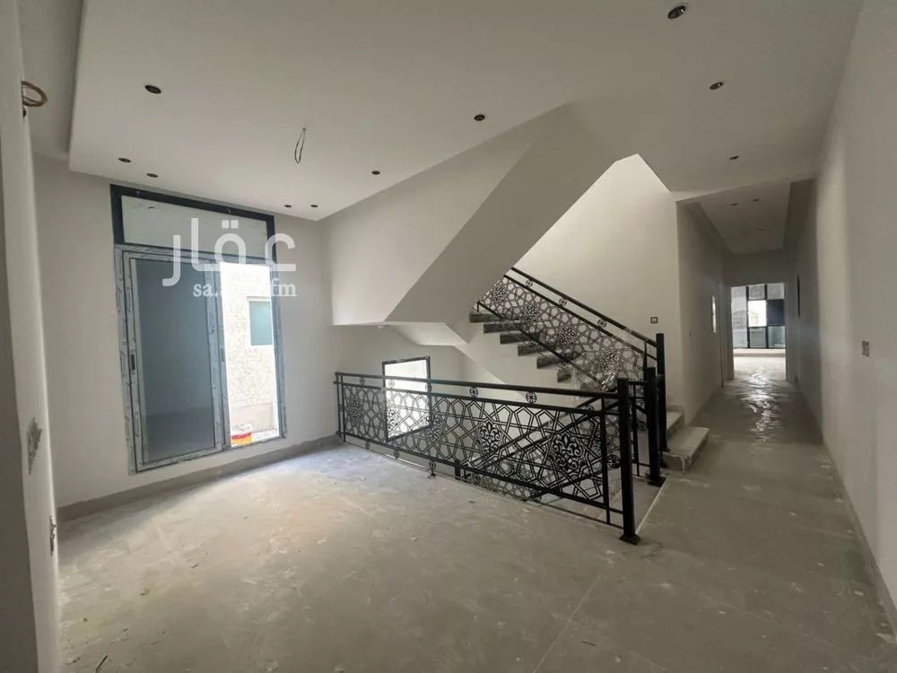 7 bedroom villa in Al Amwaj 6