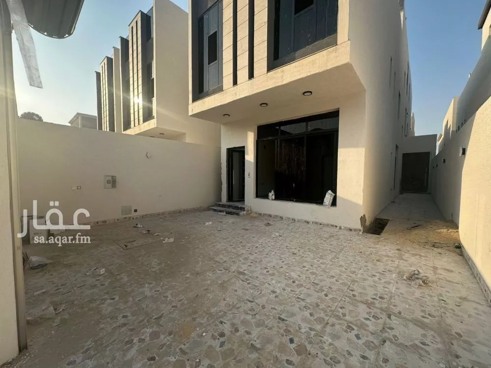 7 bedroom villa in Al Amwaj 7