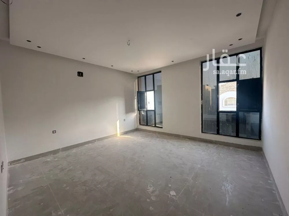 7 bedroom villa in Al Amwaj 9