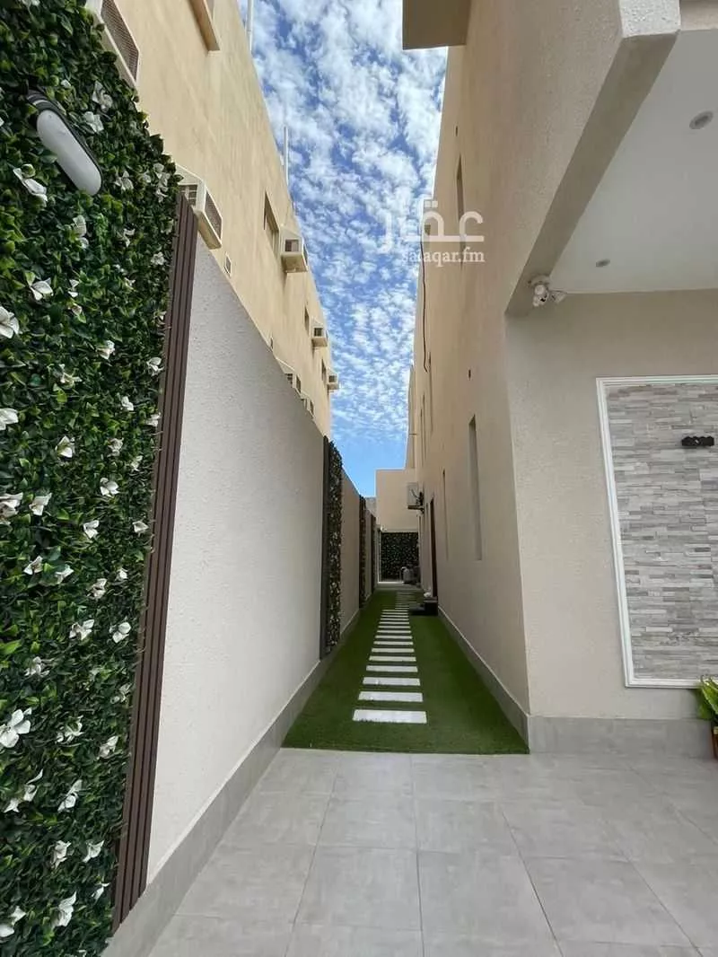 6 bedroom villa in Az Zomorod 11