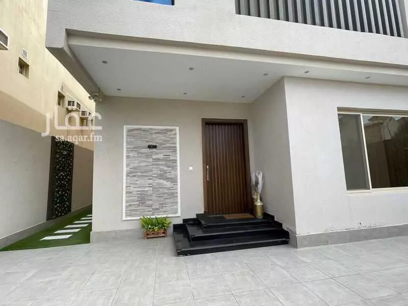 6 bedroom villa in Az Zomorod 17