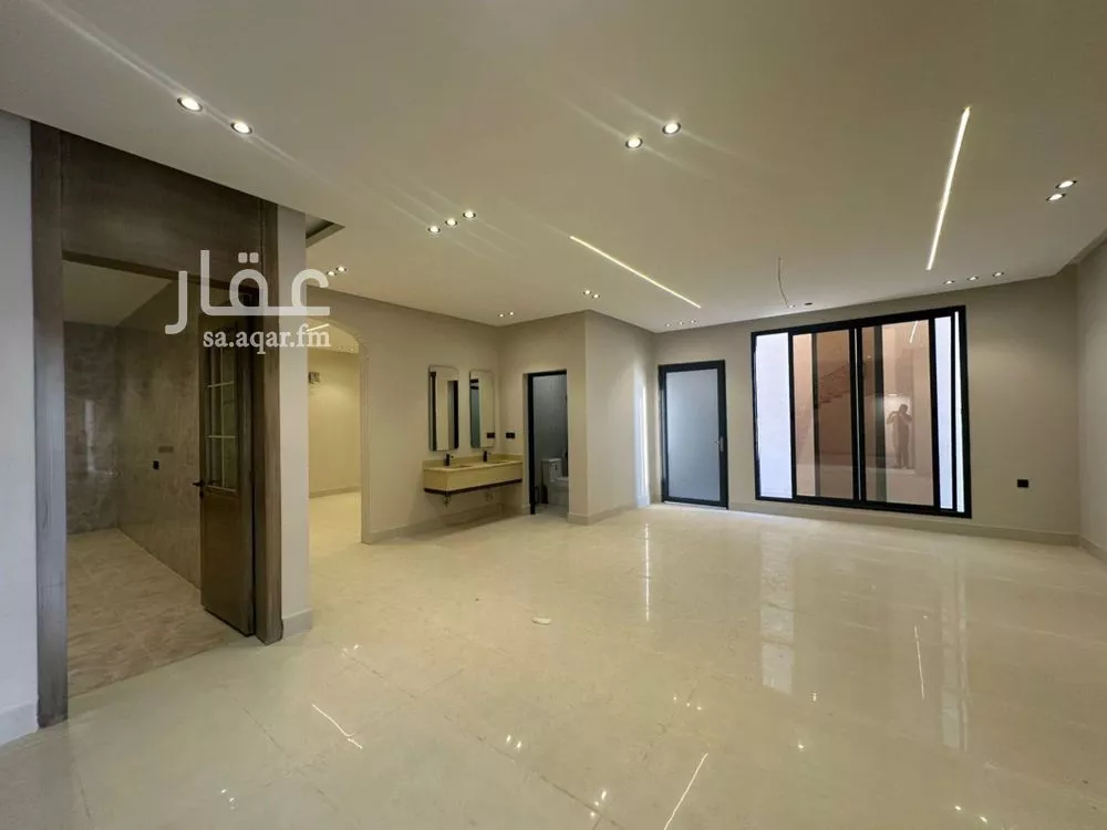 7 bedroom villa in Al Sufun 3