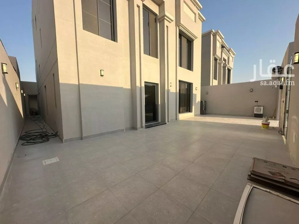 7 bedroom villa in Al Sufun 7