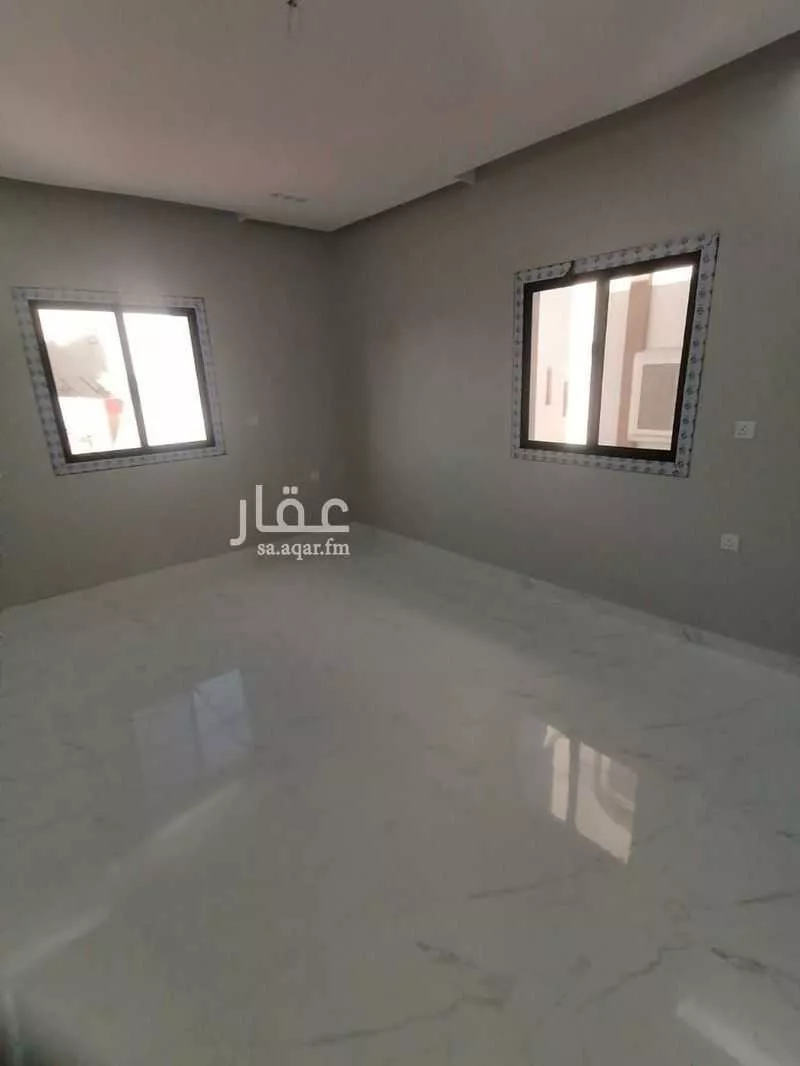 فيلا 7 غرف في طيبة 4