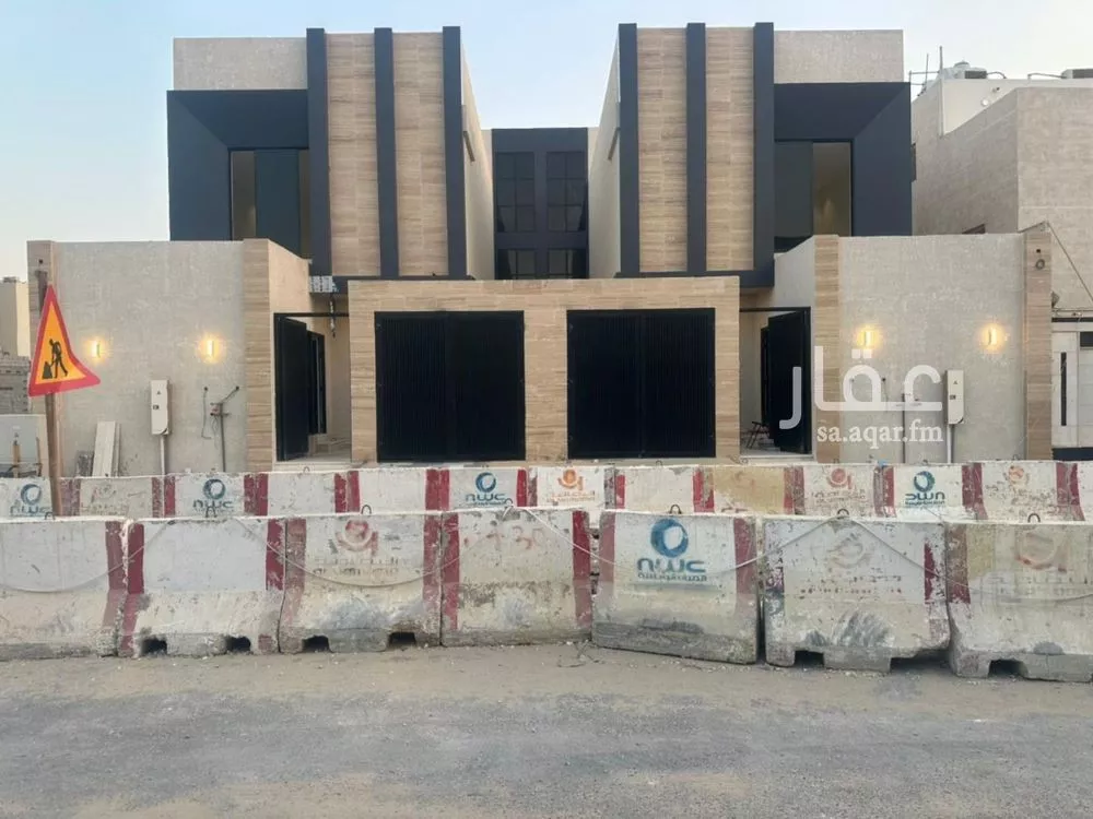 7 bedroom villa in As Sawari 4