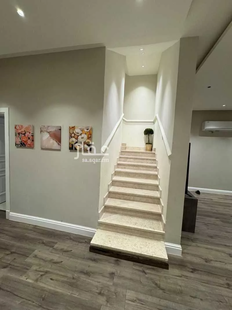5 bedroom villa in Al Yaqout 8