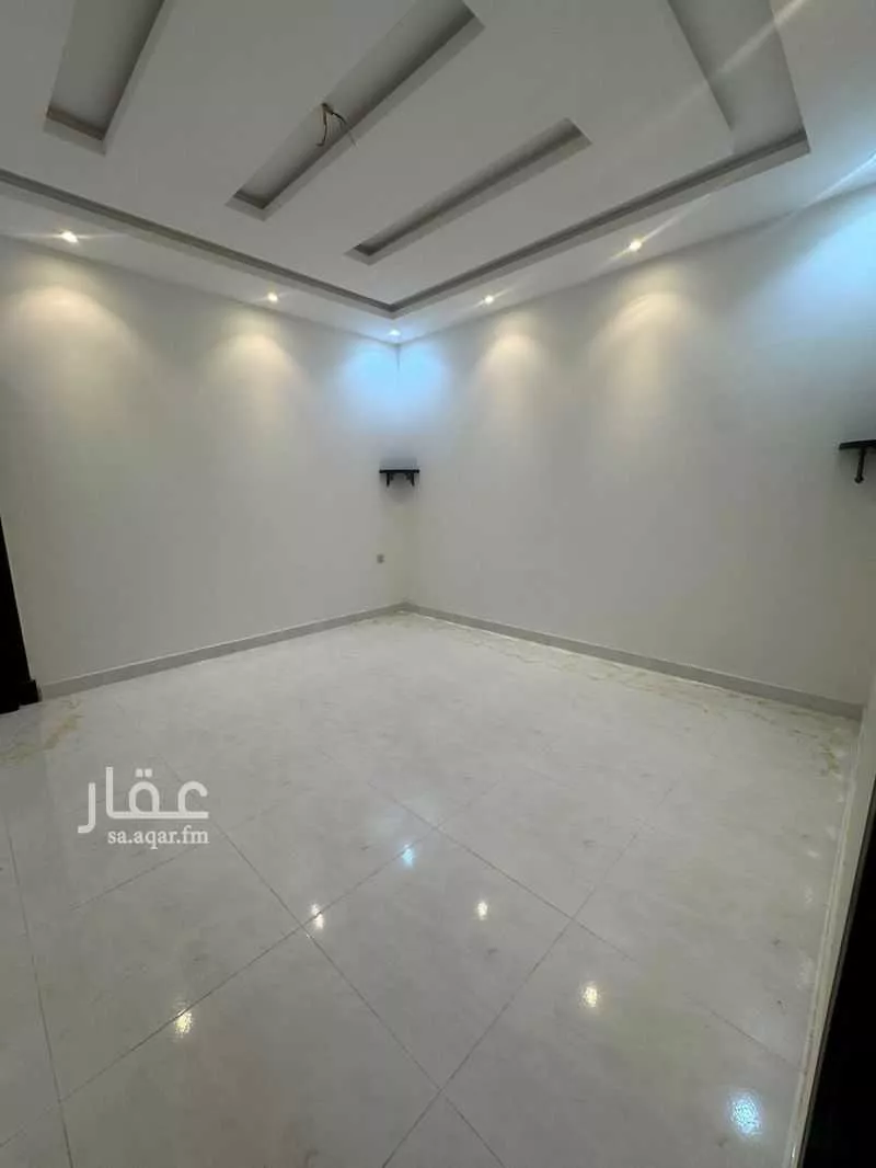 فيلا 7 غرف في الساحل 2