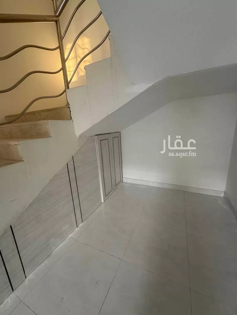 فيلا 7 غرف في الساحل 11