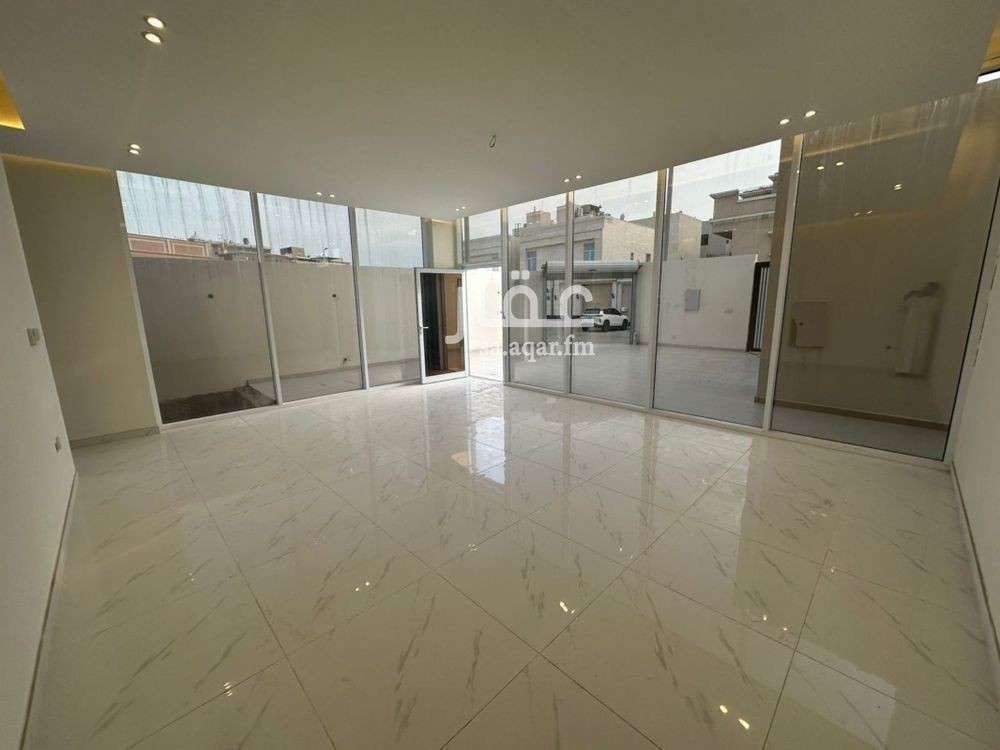 4 bedroom villa in Al Buhairah, Eastern Province 9
