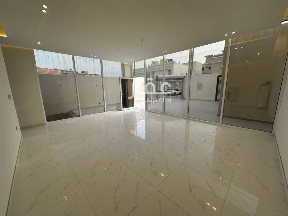 7 bedroom villa in Al Buhairah 9