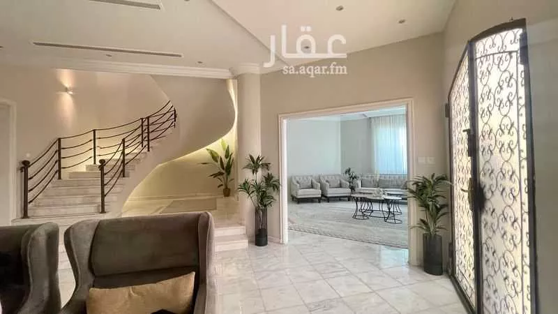 4 bedroom villa in Al Shati 8