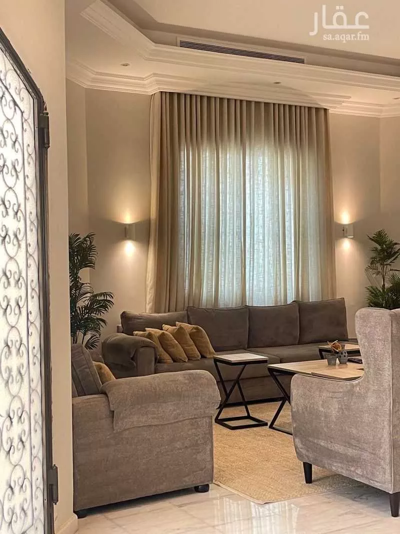 4 bedroom villa in Al Shati 10