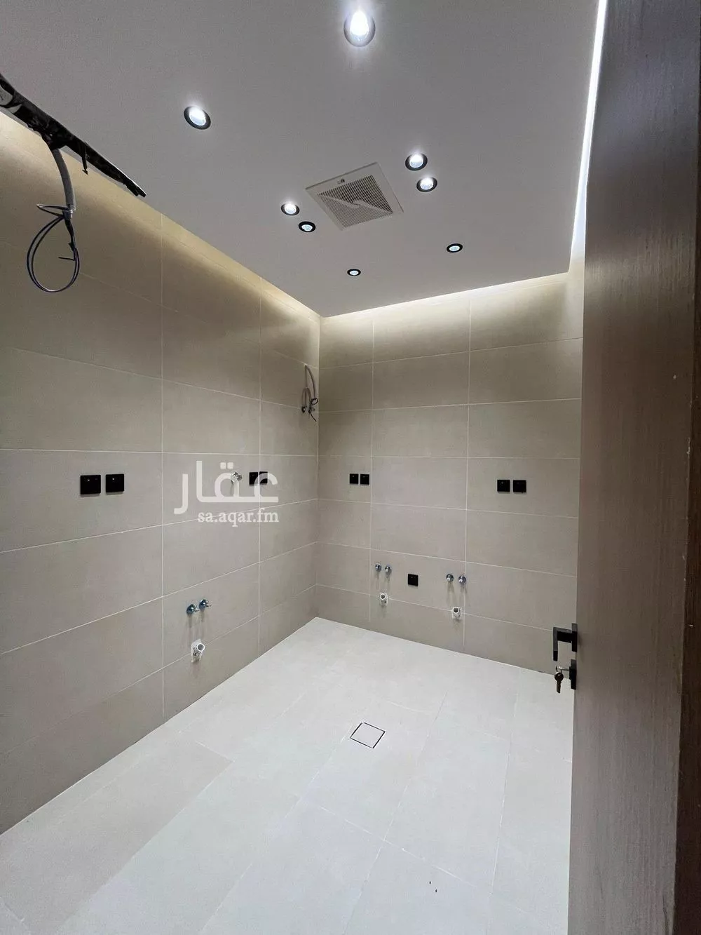 5 bedroom apartment in Al Naeem 9