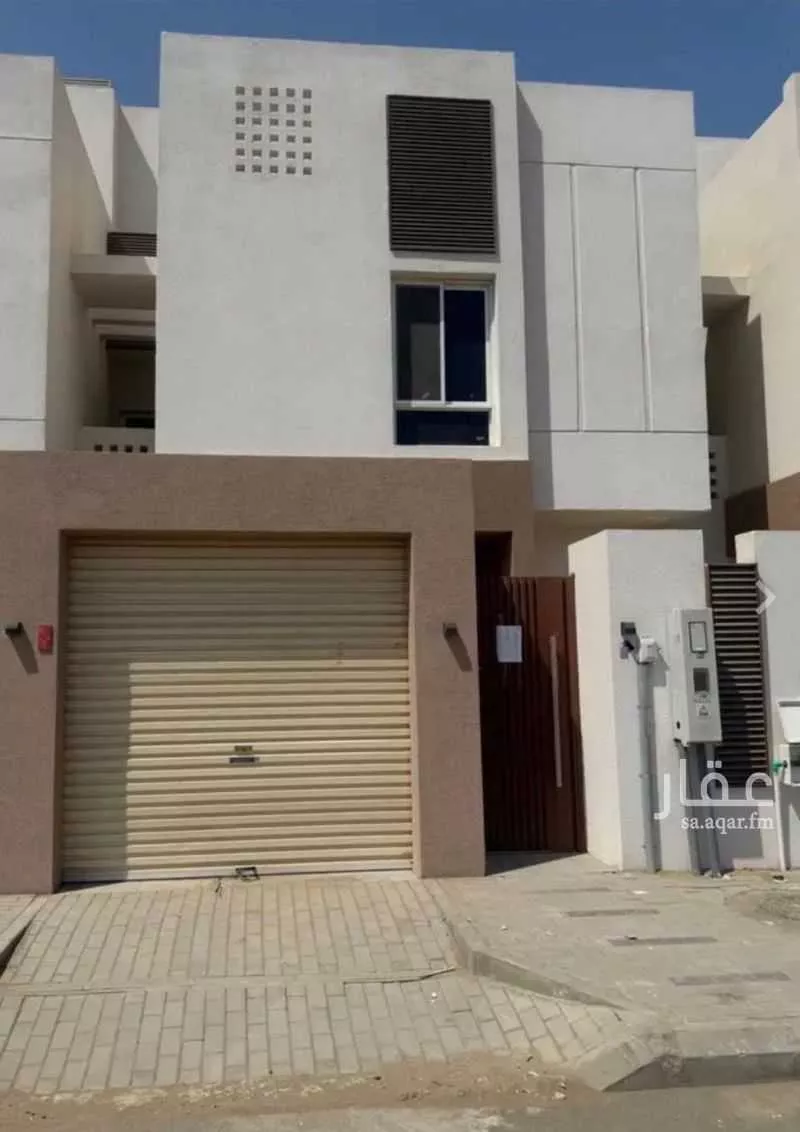 5 bedroom villa in Al Falah 7