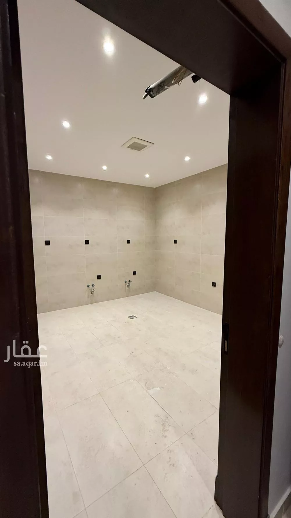 شقة 4 غرف في الجامعة 15