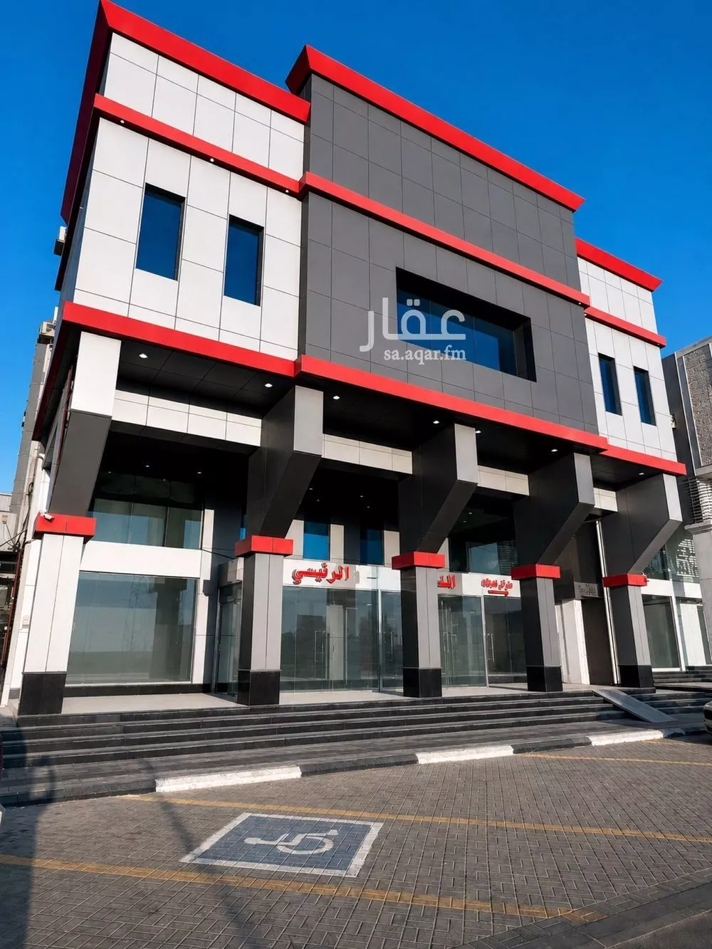 13 bedroom building in Uhud, Eastern Province