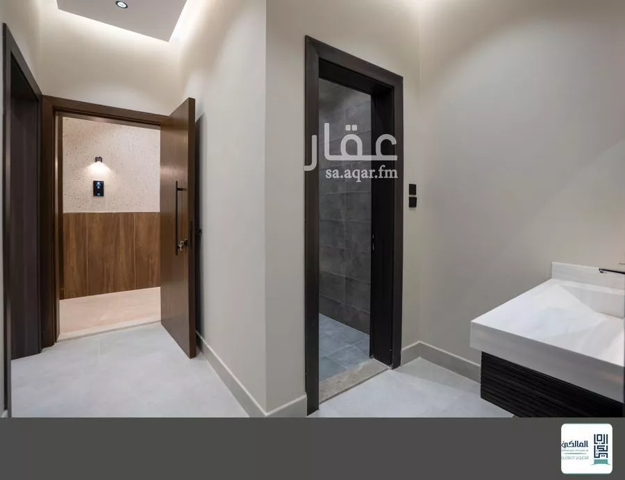 4 bedroom apartment in Al Rawdah 9