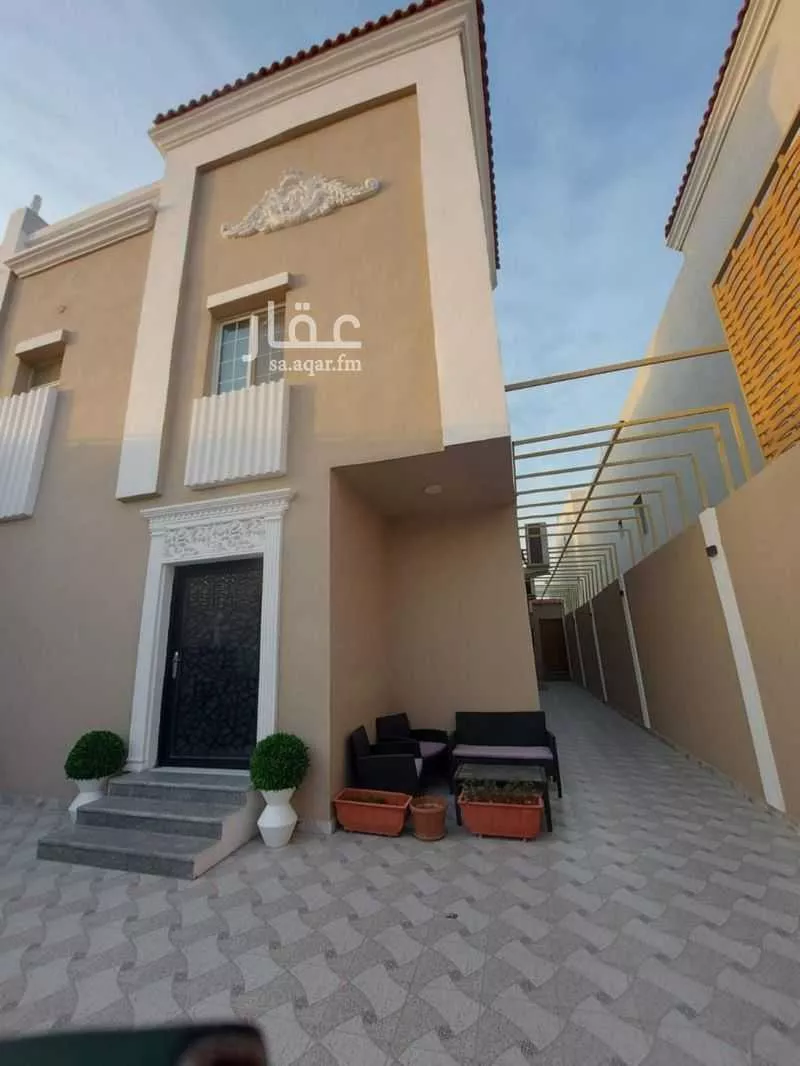5 bedroom villa in At Tahliyah 2