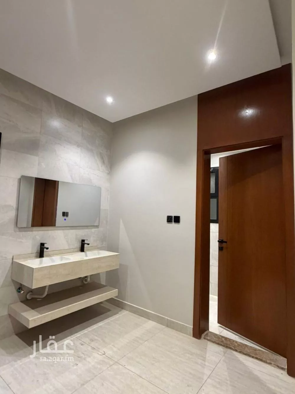 6 bedroom apartment in Al Marwa 4