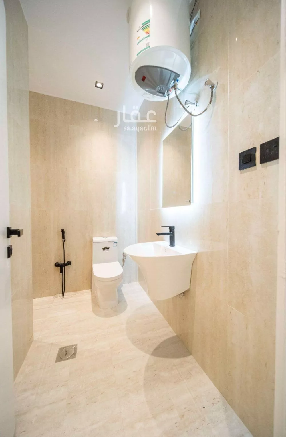 1 bedroom apartment in Al Qairawan 4