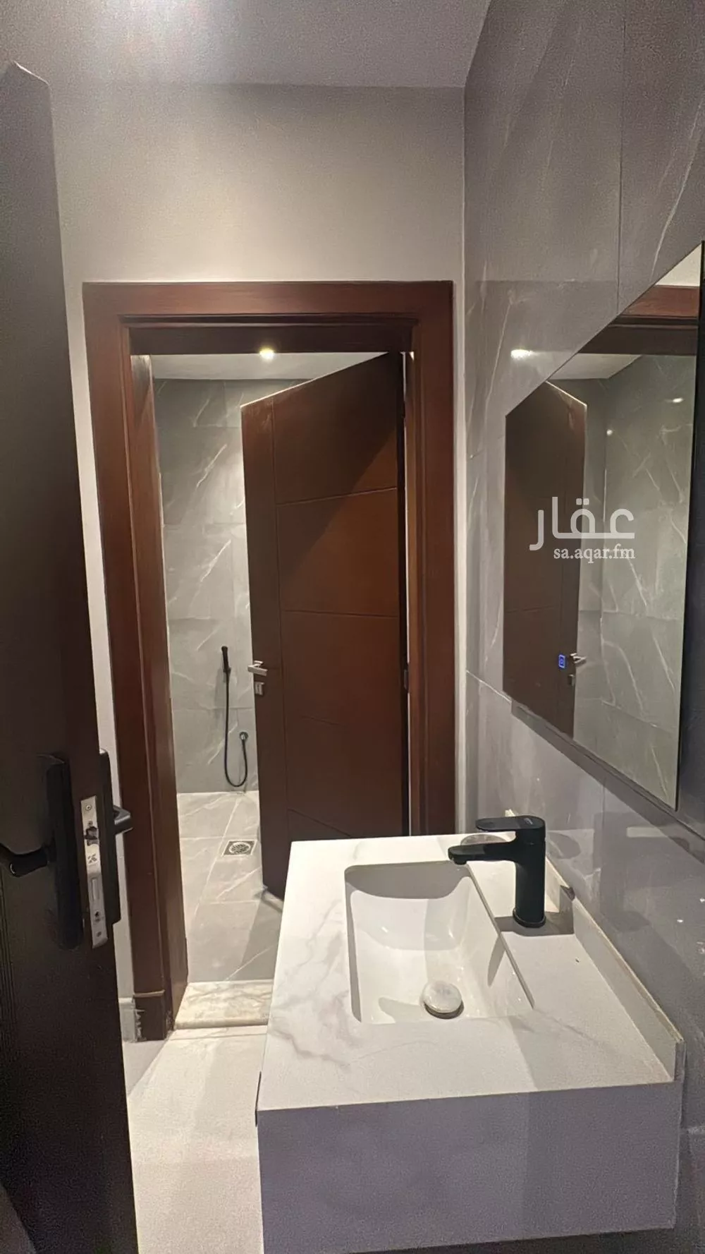 شقة 5 غرف في طيبة 8