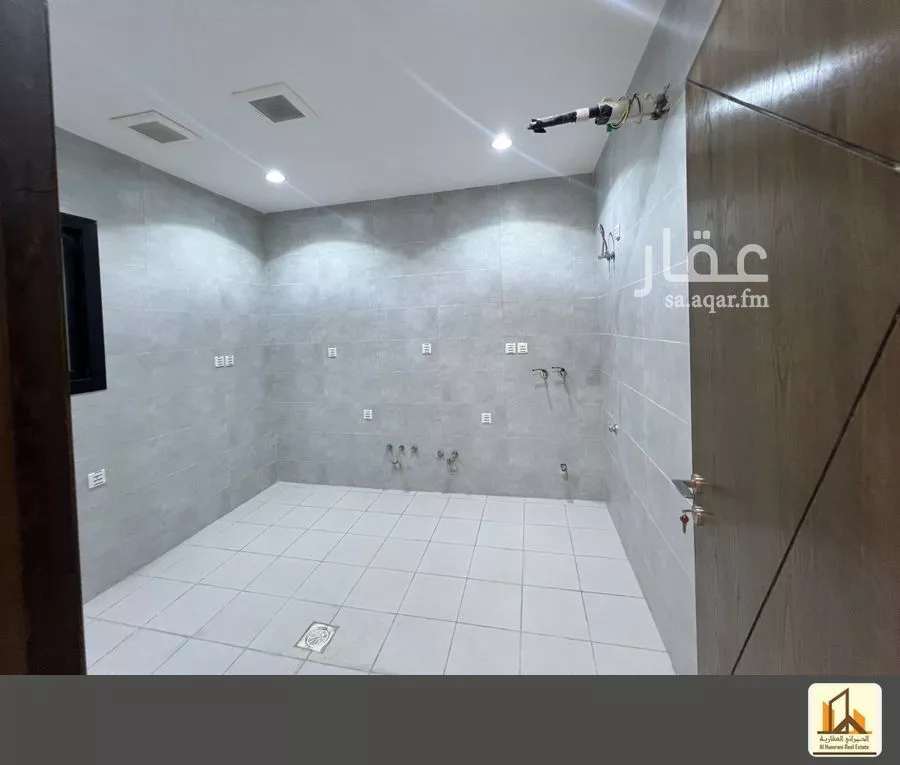 4 bedroom apartment in Al Rehab 6